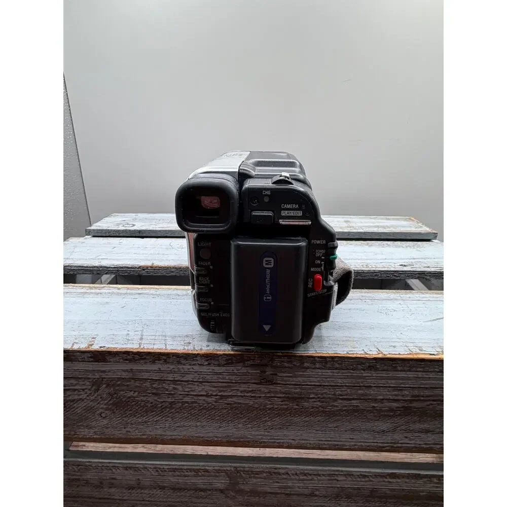 Sony Handycam CCD-TRV138 Video Hi8 Camcorder - (Tested and Working)